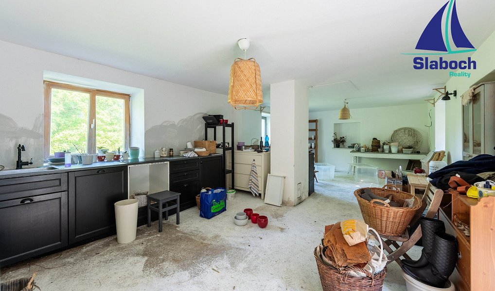 Prodej domu 285 m² s pozemkem 7 546 m², Krupá – náhled fotky 9
