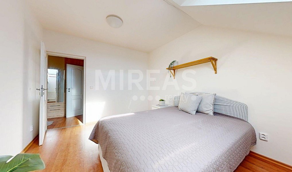 Prodej bytu 3+kk 67 m², Milovice – náhled fotky 14