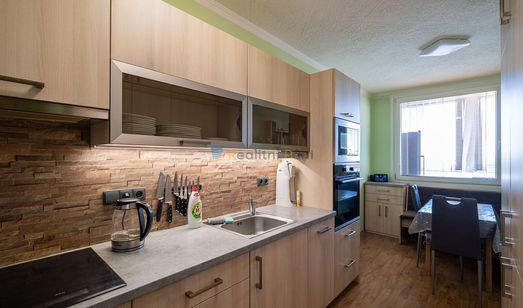 Prodej bytu 3+1 78 m², Praha – náhled fotky 2