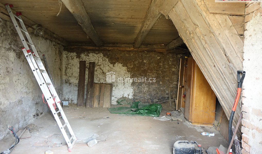 Prodej domu 60 m² s pozemkem 2 518 m², Zvěstov – náhled fotky 11