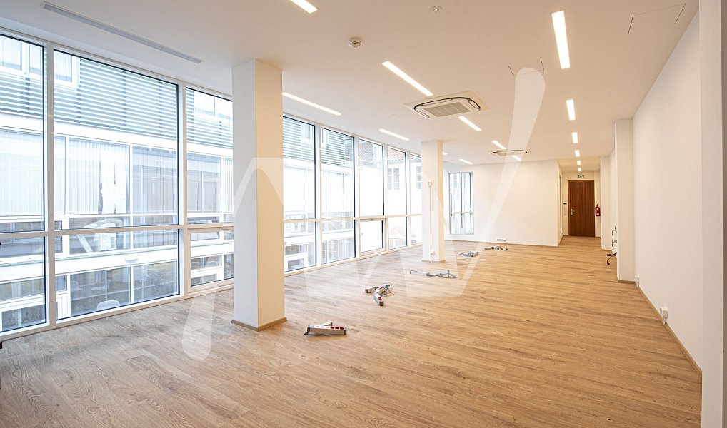 Pronájem kanceláře 86 m², Praha – náhled fotky 2
