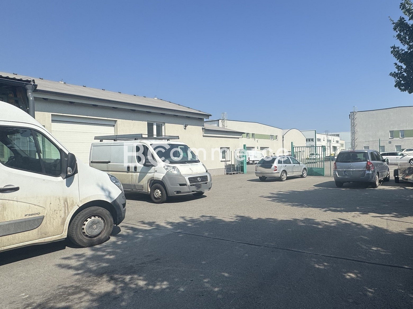 Pronájem skladovacích prostor 598 m²