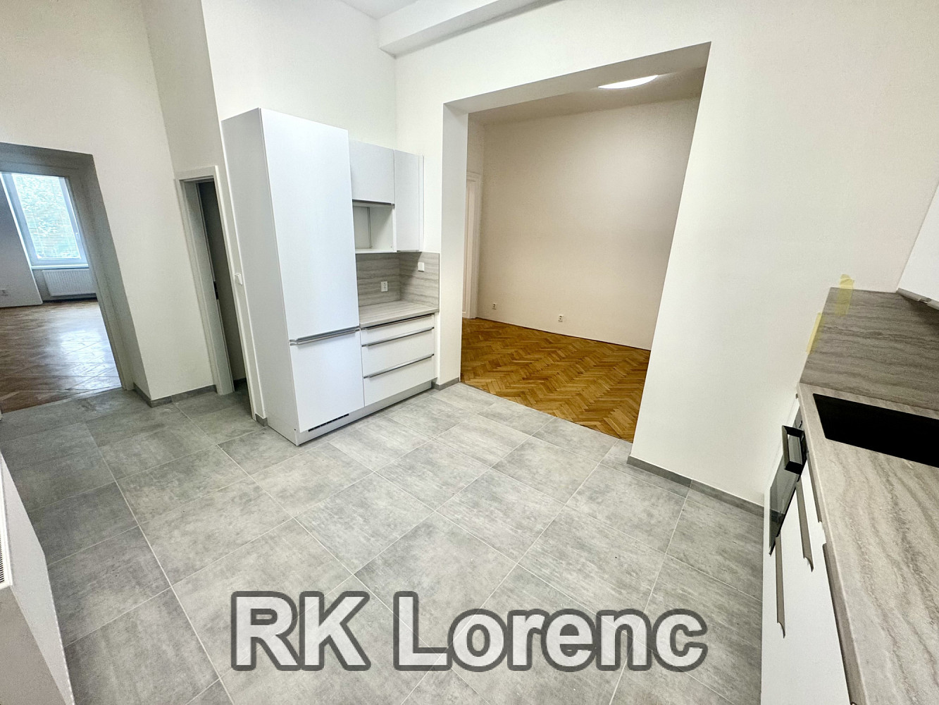 Pronájem bytu 4+kk 110 m² – fotografie 2