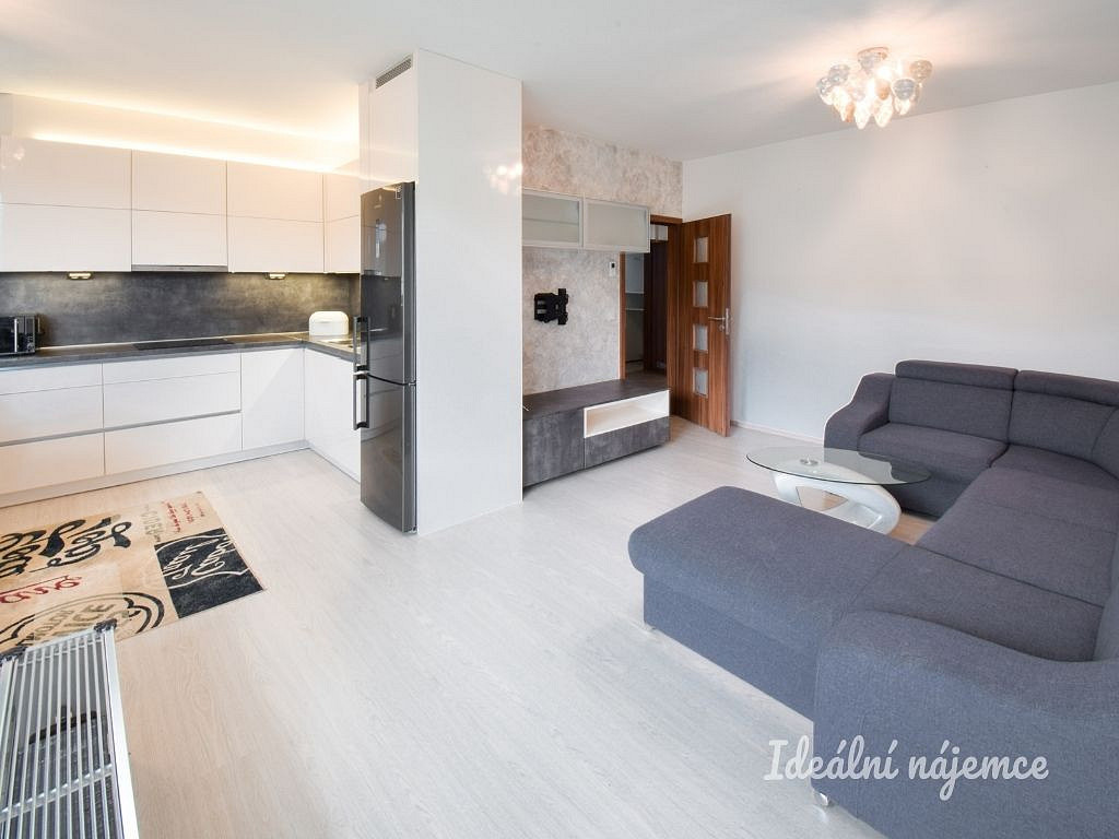 Pronájem bytu 3+kk 73 m² – fotografie 4