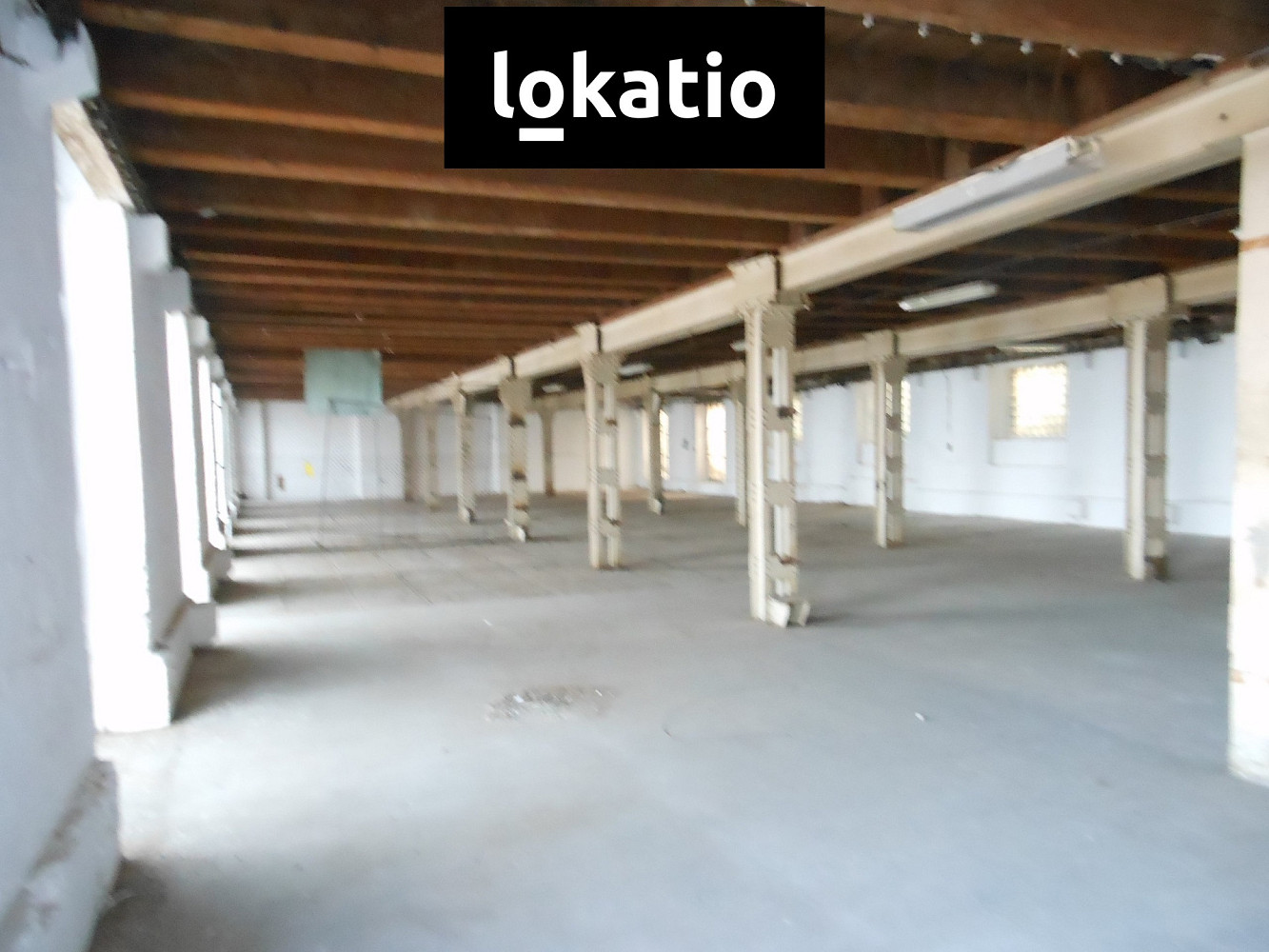 Pronájem skladovacích prostor 609 m²
