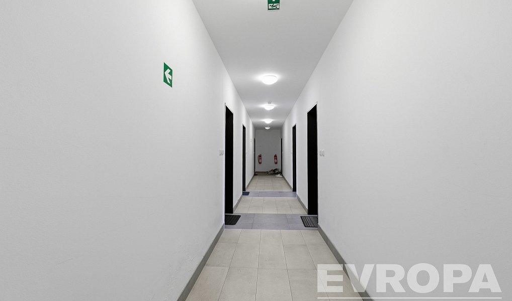 Pronájem kanceláře 80 m², Hradec Králové – náhled fotky 9