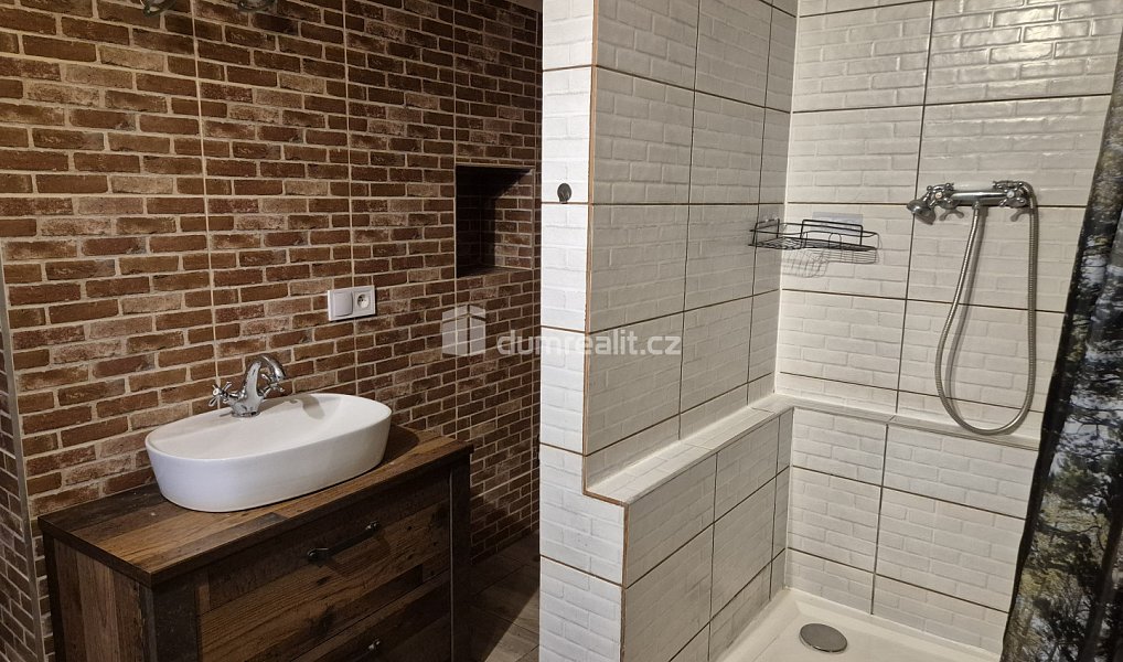 Prodej domu 160 m² s pozemkem 159 m², Olešnice – náhled fotky 12