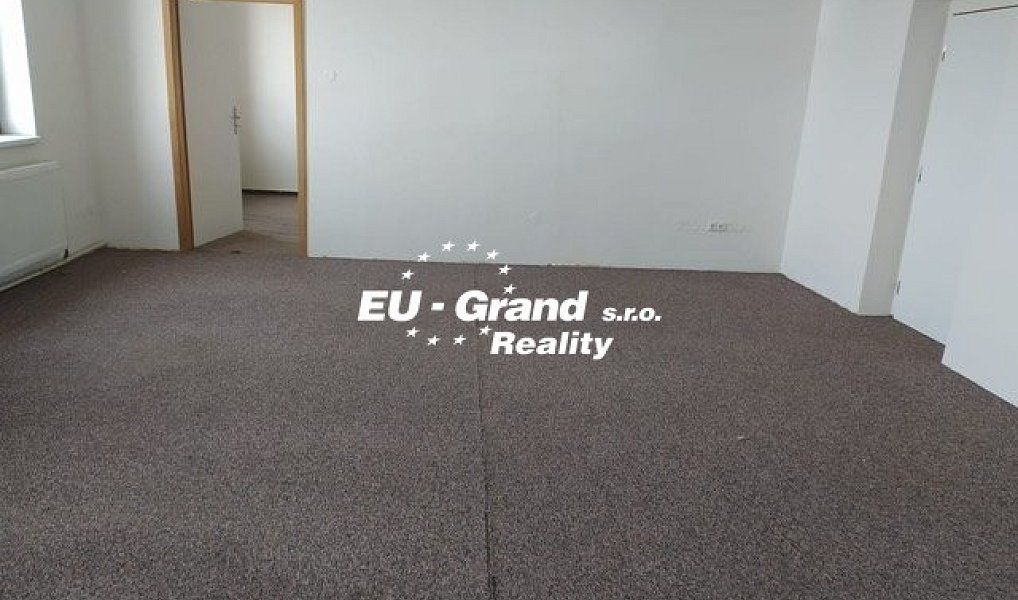 Pronájem kanceláře 250 m², Zákupy – náhled fotky 2