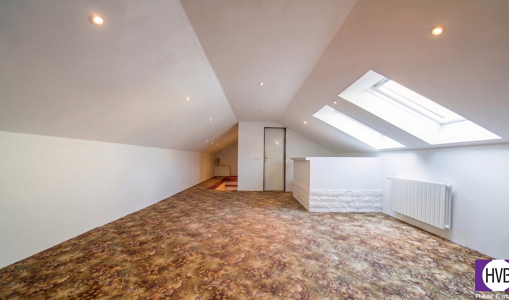 Prodej domu 170 m² s pozemkem 347 m², Holubice – náhled fotky 2