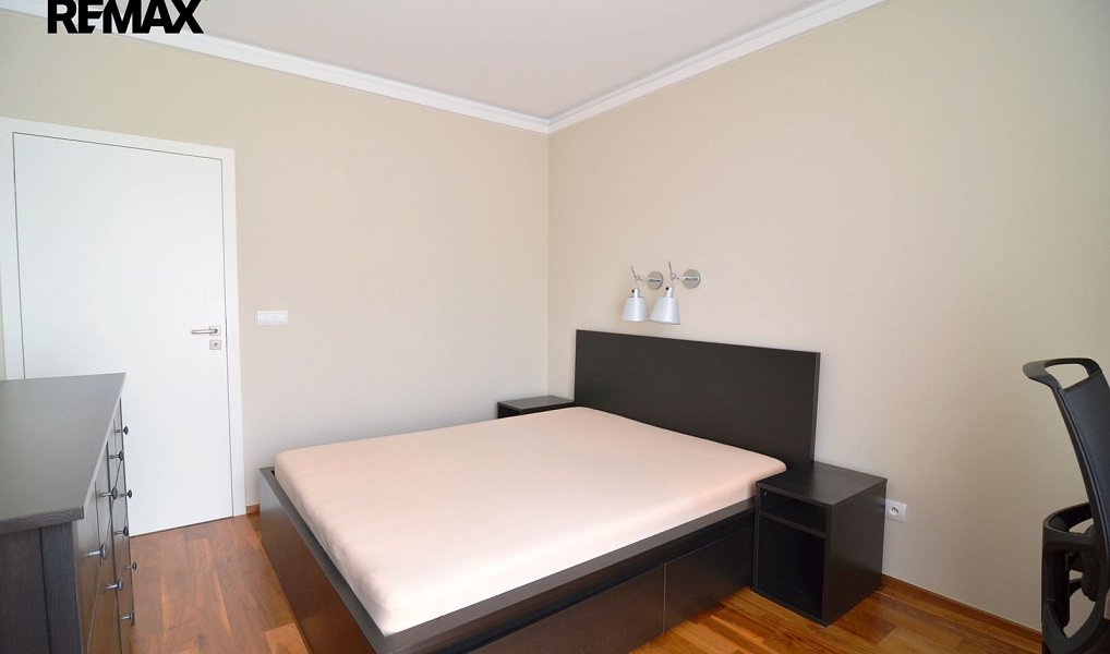 Pronájem bytu 2+kk 68 m², Praha – náhled fotky 9