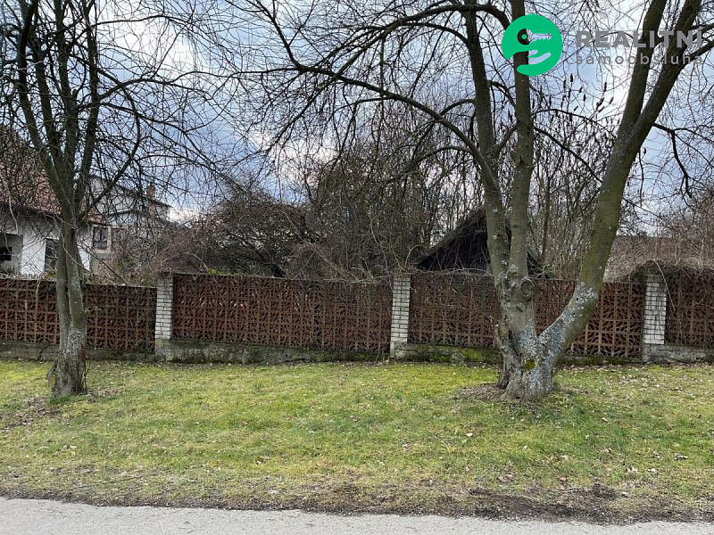 Prodej stavebního pozemku 1 000 m²