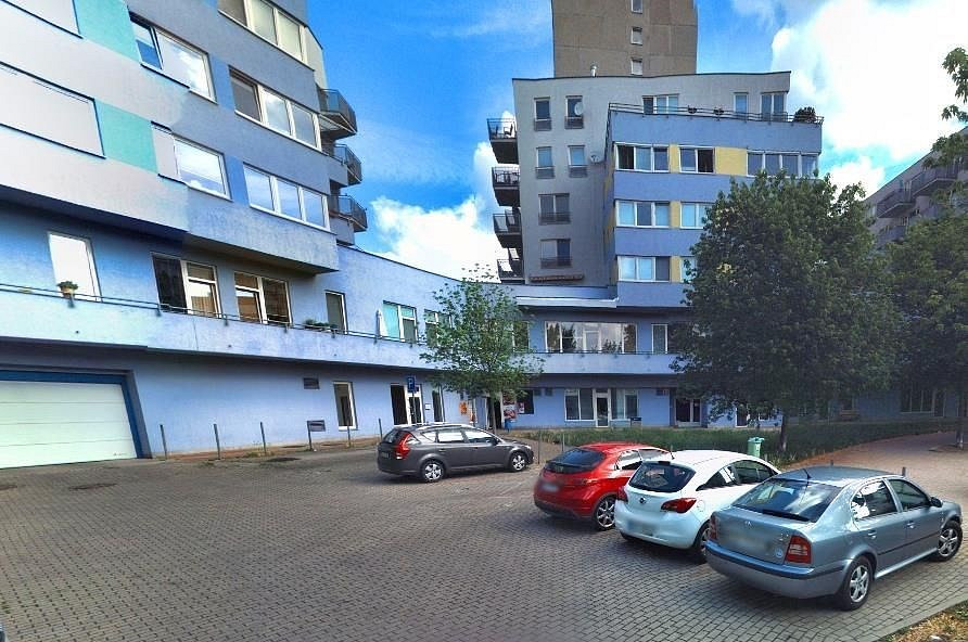Parkovací stání (venkovní) praha 5 motol, ul. kudrnova pronájem — photo 2
