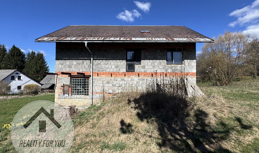 Prodej domu 270 m² s pozemkem 1 011 m², Jesenný – náhled fotky 7