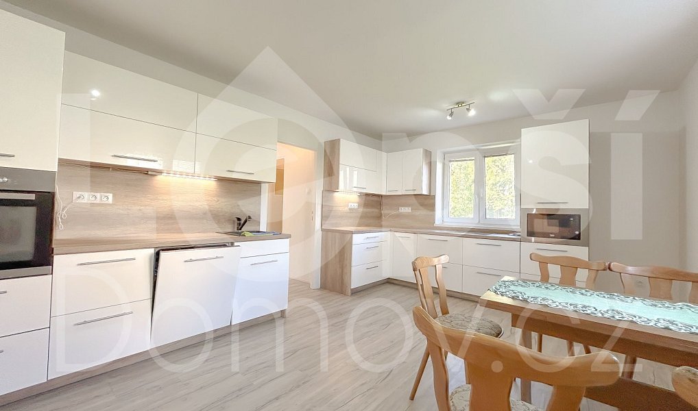 Prodej domu 185 m² s pozemkem 1 515 m², Vlčice – náhled fotky 7