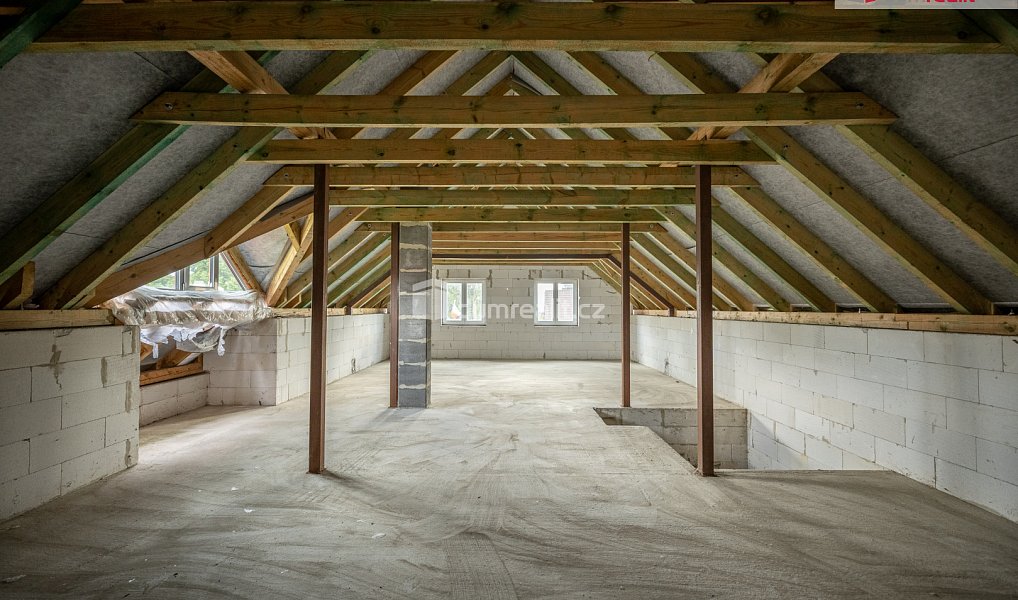 Prodej domu 106 m² s pozemkem 1 546 m², Jesenice – náhled fotky 22