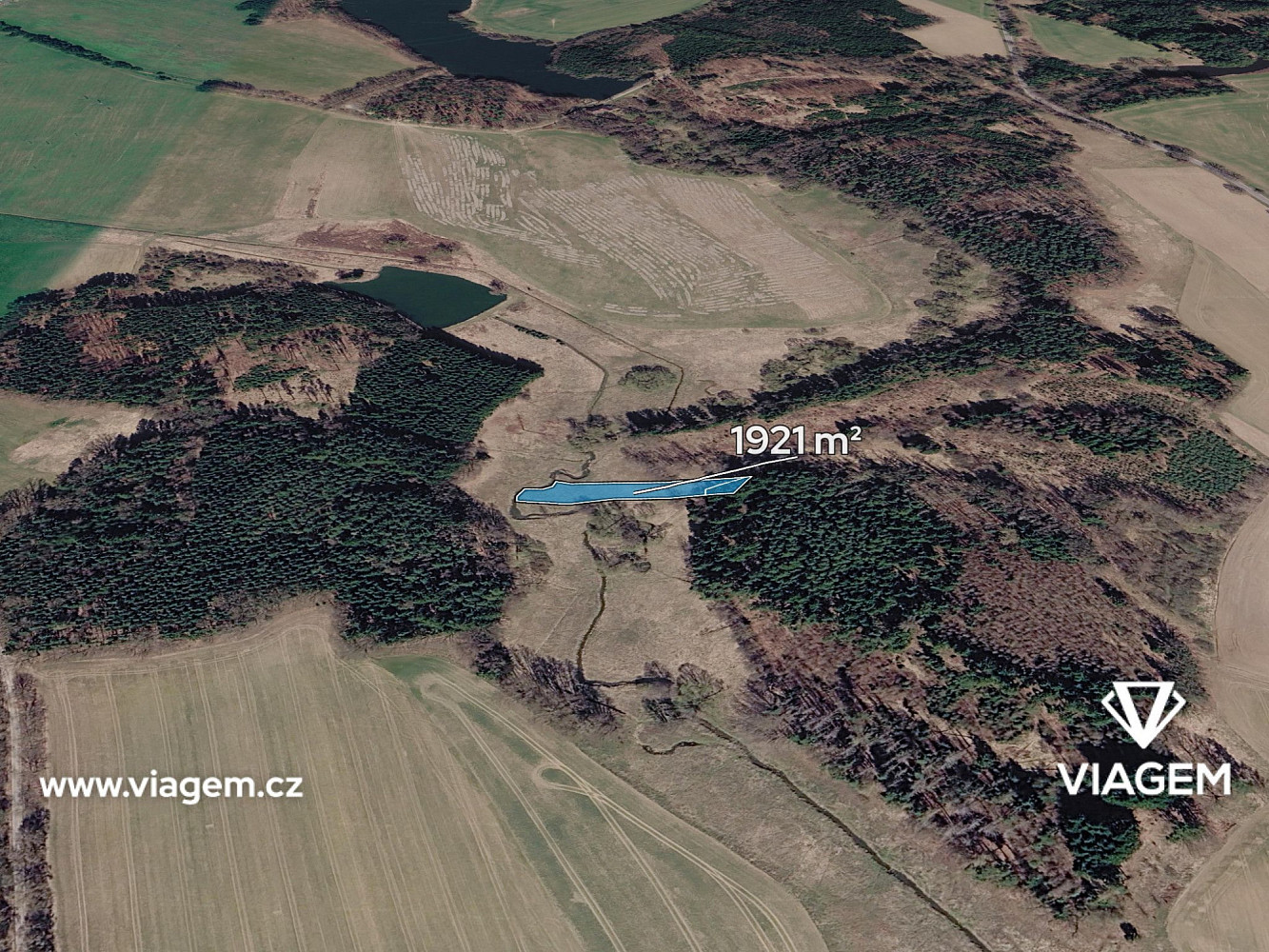 Prodej pole 1 921 m²