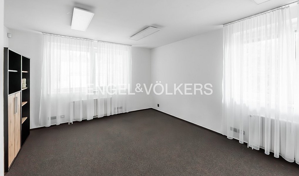 Pronájem kanceláře 700 m², Praha – náhled fotky 11