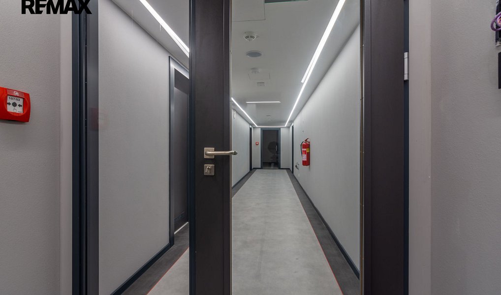 Pronájem obchodních prostor 198 m², Praha – náhled fotky 7