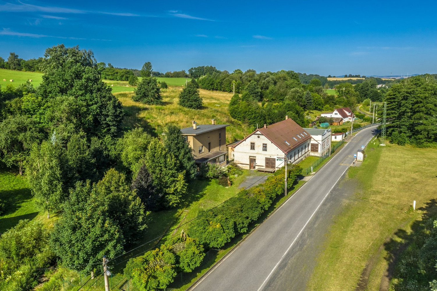 Prodej výrobních prostor 900 m² – fotografie 2