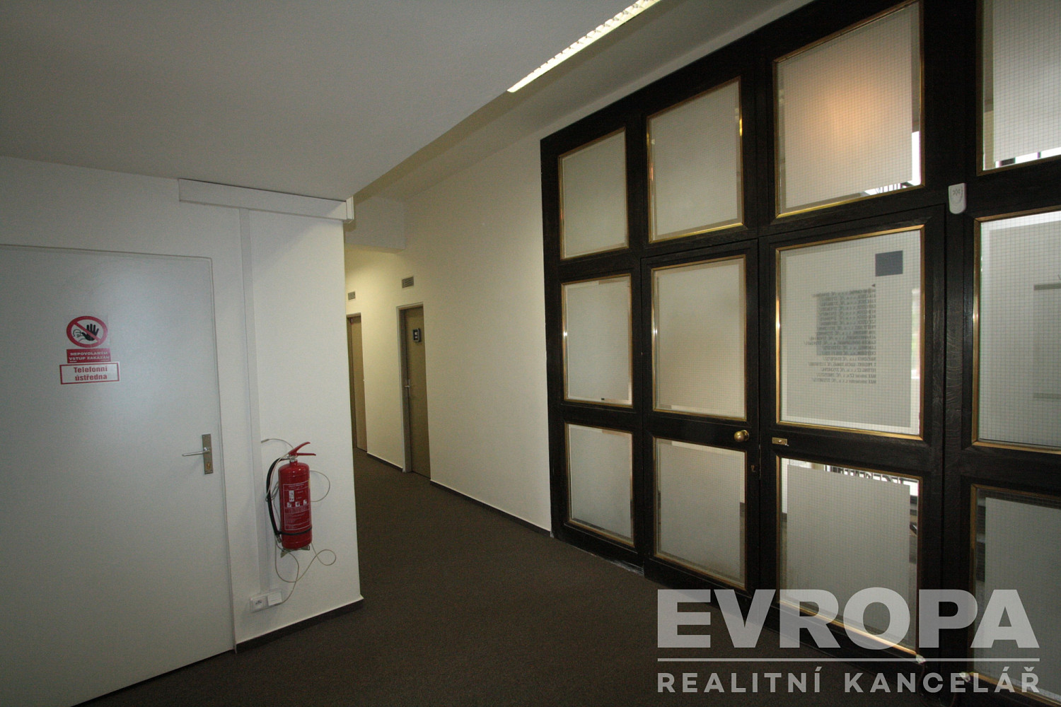 Pronájem kanceláře 46 m² – fotografie 3