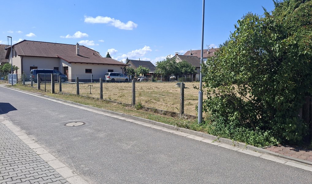Prodej stavebního pozemku 1 165 m², Staré Hradiště – náhled fotky 3