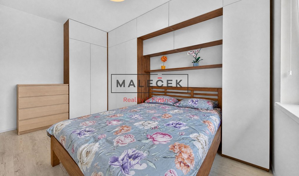 Prodej domu 154 m² s pozemkem 1 277 m², Hostouň – náhled fotky 29