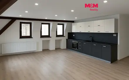 Pronájem bytu 3+kk 75 m², náměstí Svobody, Šternberk, okres Olomouc