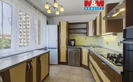 Prodej bytu 3+1 72 m², Wednesbury, Kladno - Kročehlavy