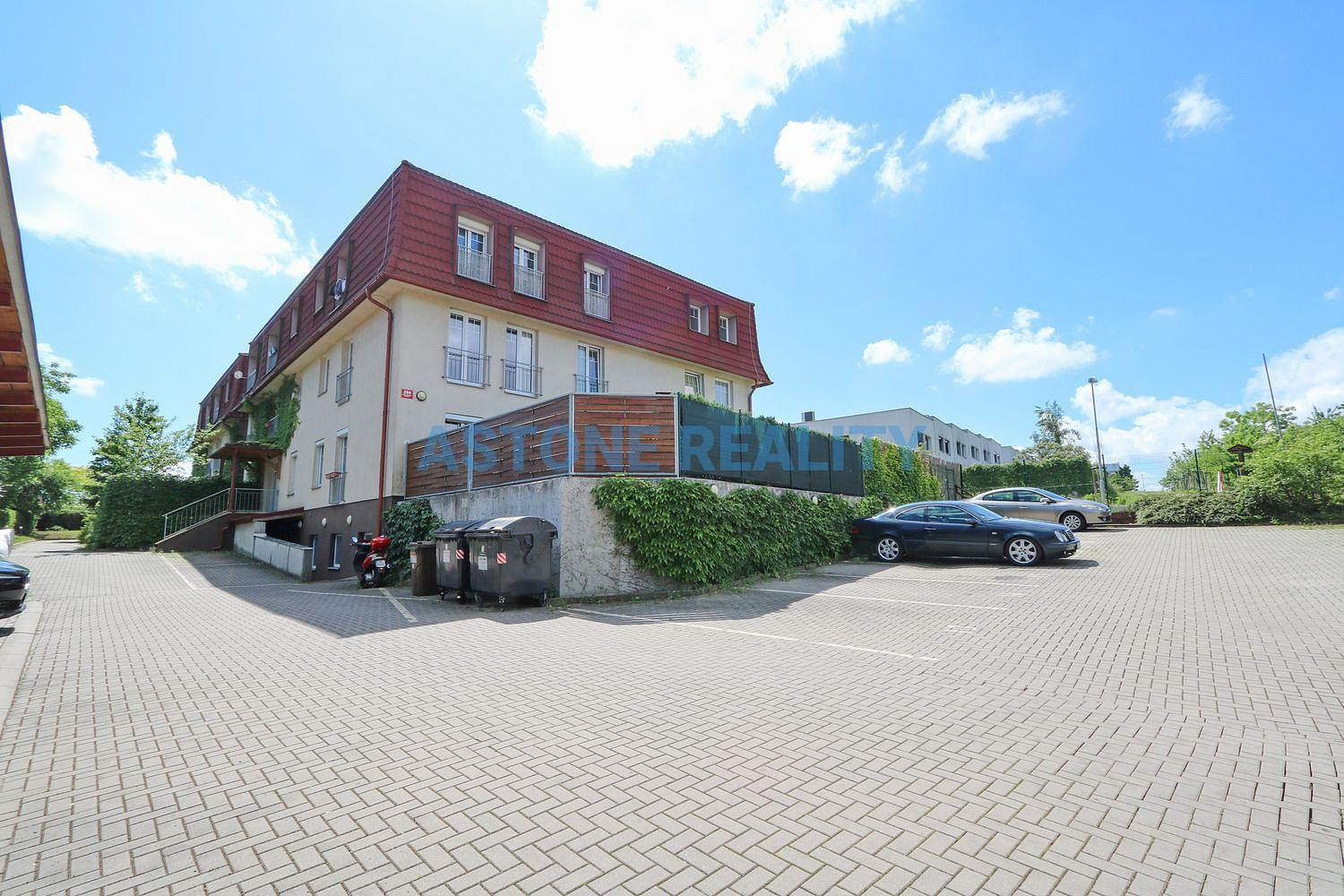 Prodej bytu 2+kk 62 m² – pohled 3