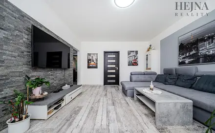 Prodej bytu 4+1 82 m², Karla Dvořáčka, Orlová - Lutyně, okres Karviná