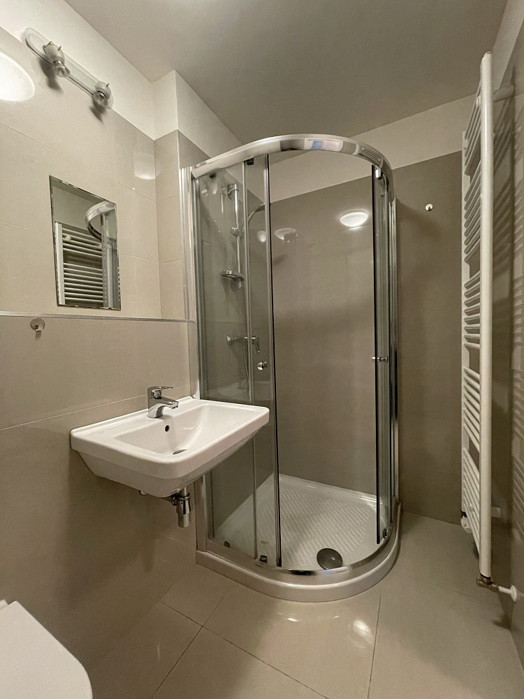 Pronájem bytu 1+kk 21 m² – fotografie 3