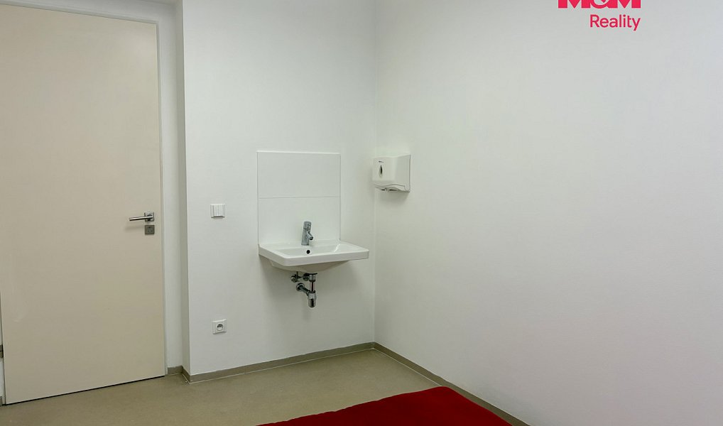 Pronájem kanceláře 12 m², Pardubice – náhled fotky 3