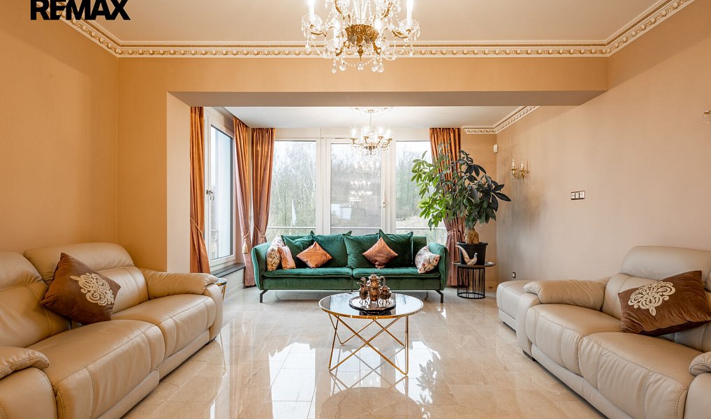 Prodej domu 483 m² s pozemkem 923 m², Jenišov – náhled fotky 4