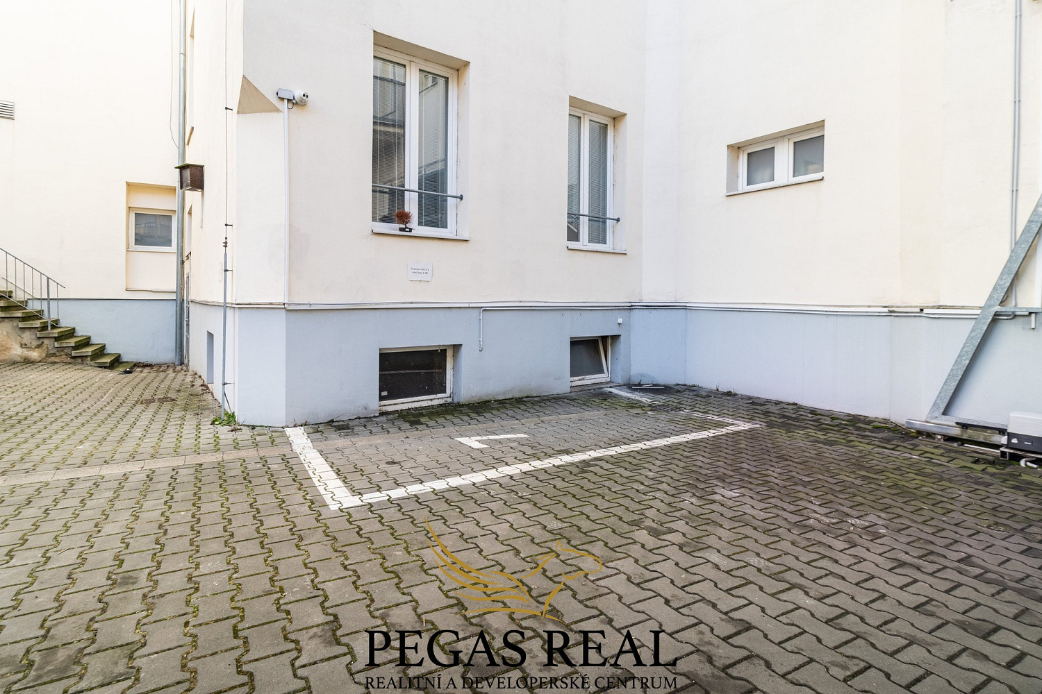 Pronájem venkovního parkovacího stání Brno, Cejl 65