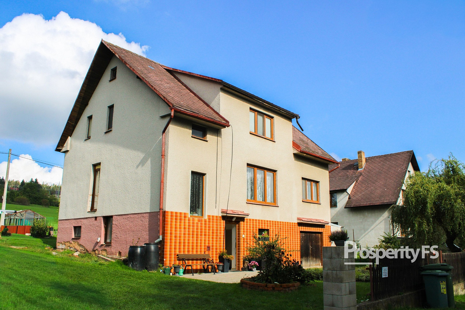 Prodej domu 206 m² s pozemkem 1 159 m²