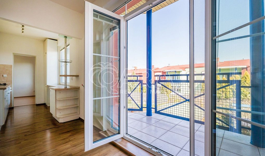 Pronájem bytu 2+1 63 m², Vestec – náhled fotky 3