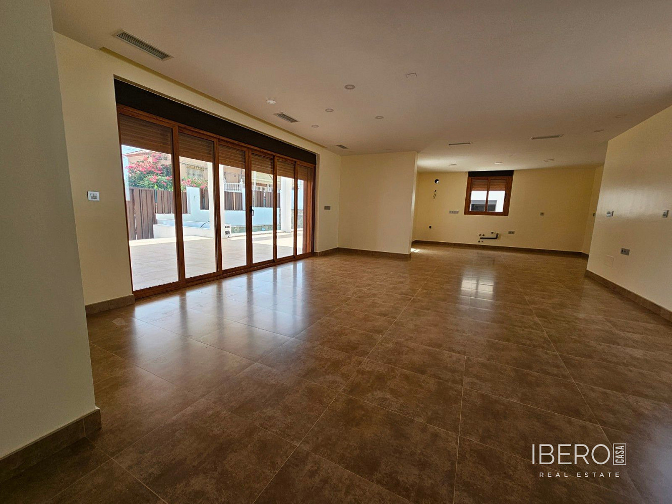 Prodej domu 760 m² s pozemkem 1 000 m² - View 5