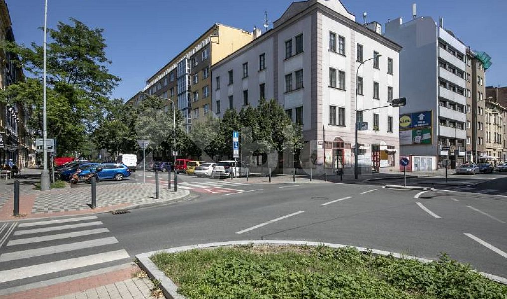 Pronájem kanceláře 39 m², Praha – fotka 1 z 12