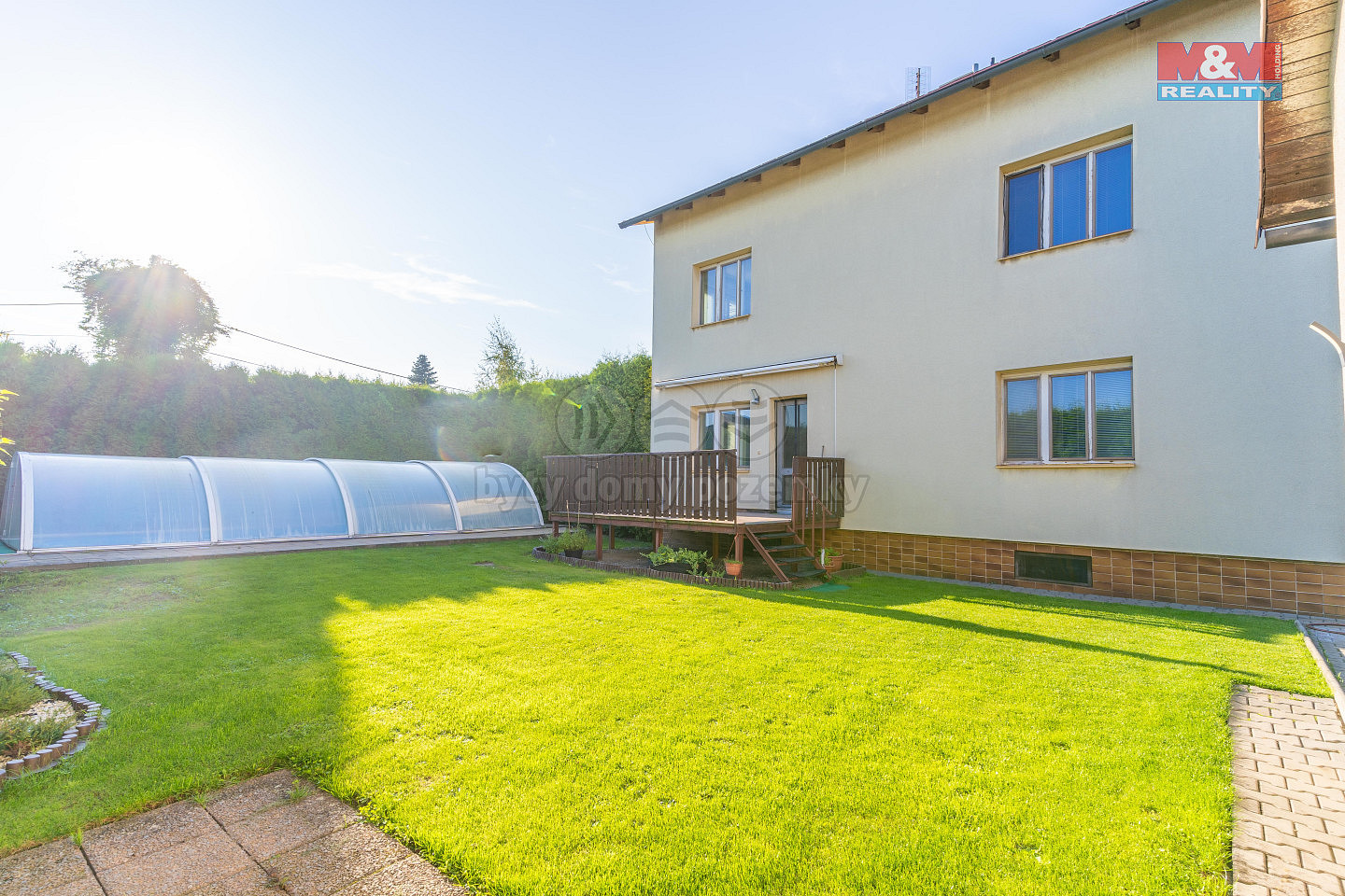 Prodej domu 228 m² s pozemkem 939 m²
