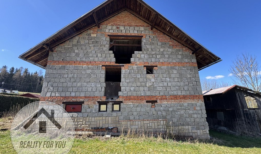 Prodej domu 270 m² s pozemkem 1 011 m², Jesenný – náhled fotky 8