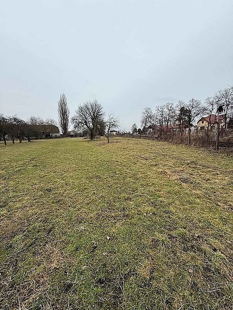 Prodej komerčního pozemku 2 505 m²