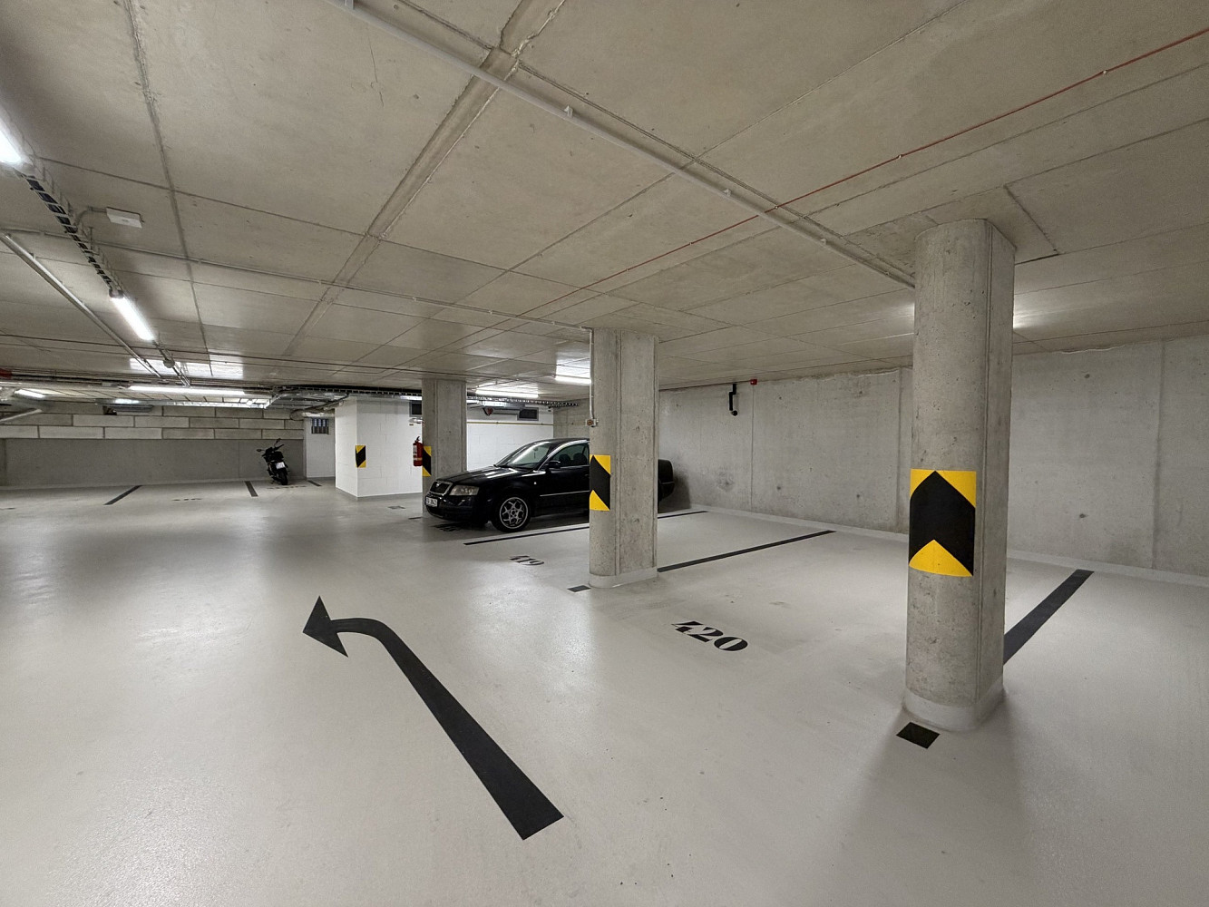 Pronájem garážového stání 13 m2, Praha 4 - Modřany – fotografie 4