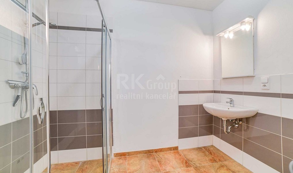 Prodej domu 190 m² s pozemkem 490 m², Cheb – náhled fotky 22