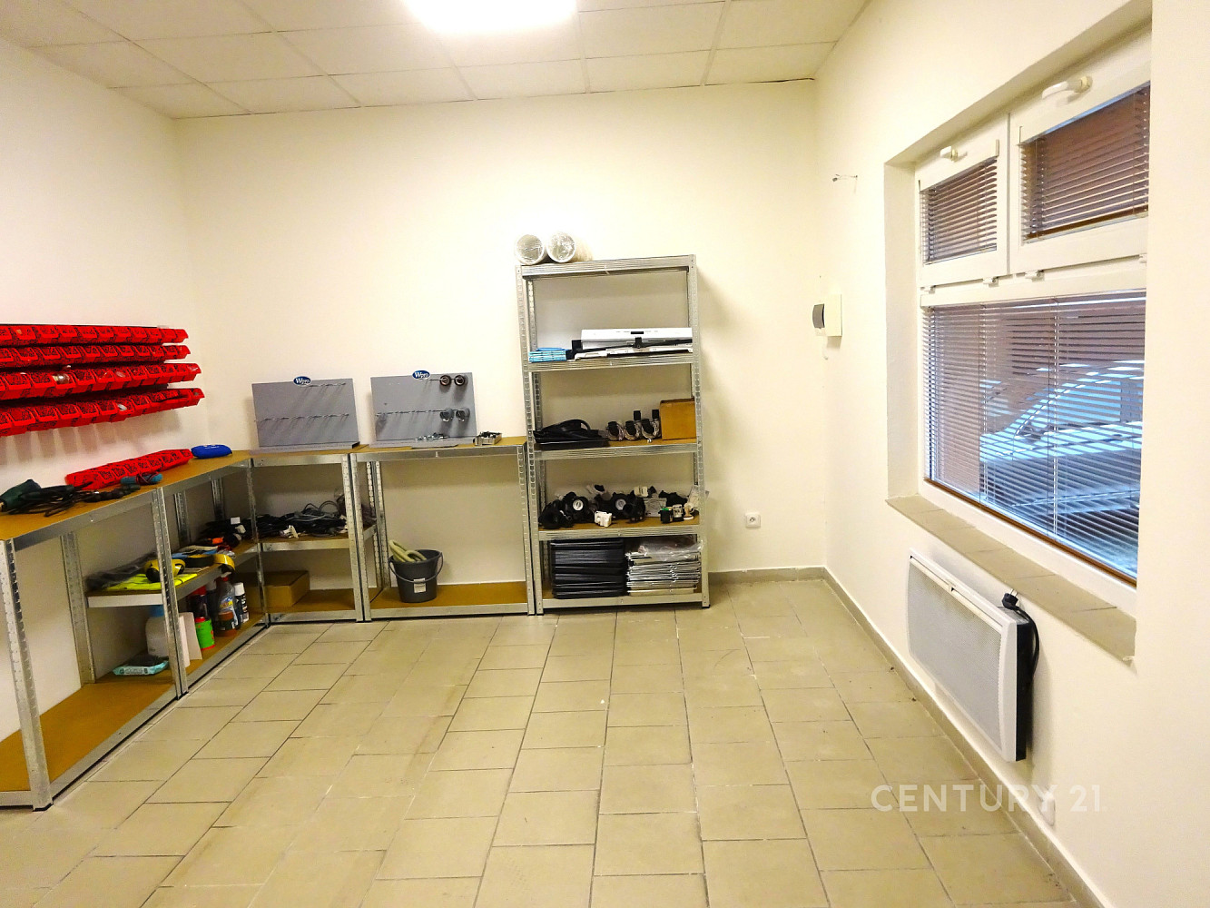 Pronájem obchodních prostor 33 m² – fotografie 3