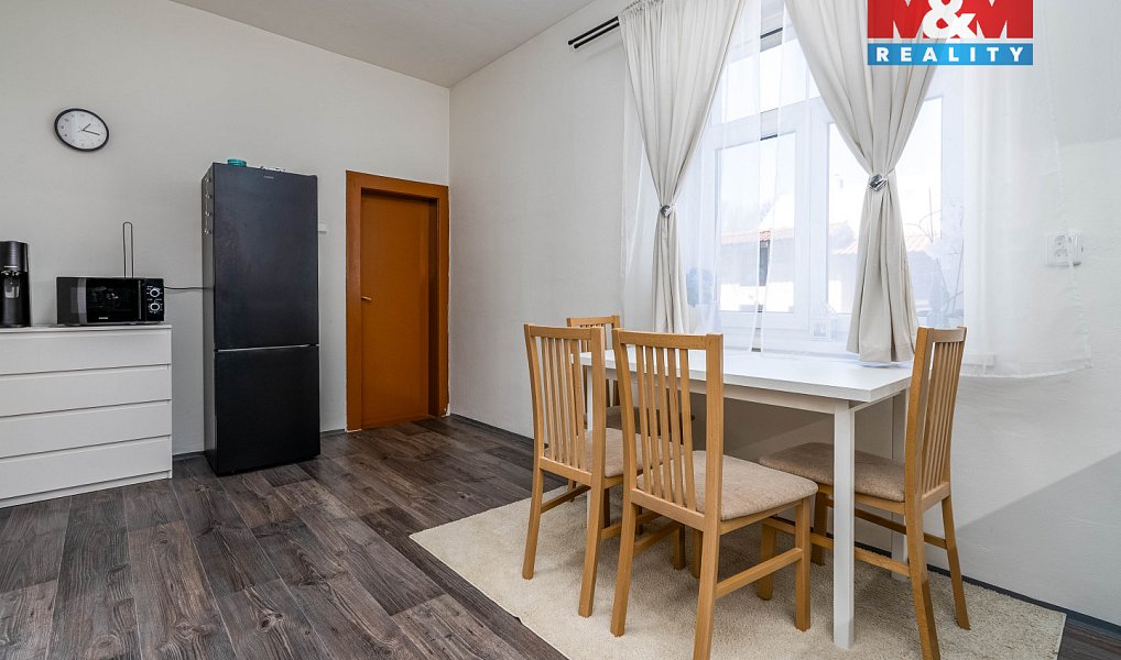Prodej nájemního domu, činžáku 280 m², Dymokury – náhled fotky 9