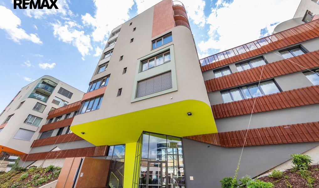 Pronájem bytu 1+kk 37 m², Praha – náhled fotky 4