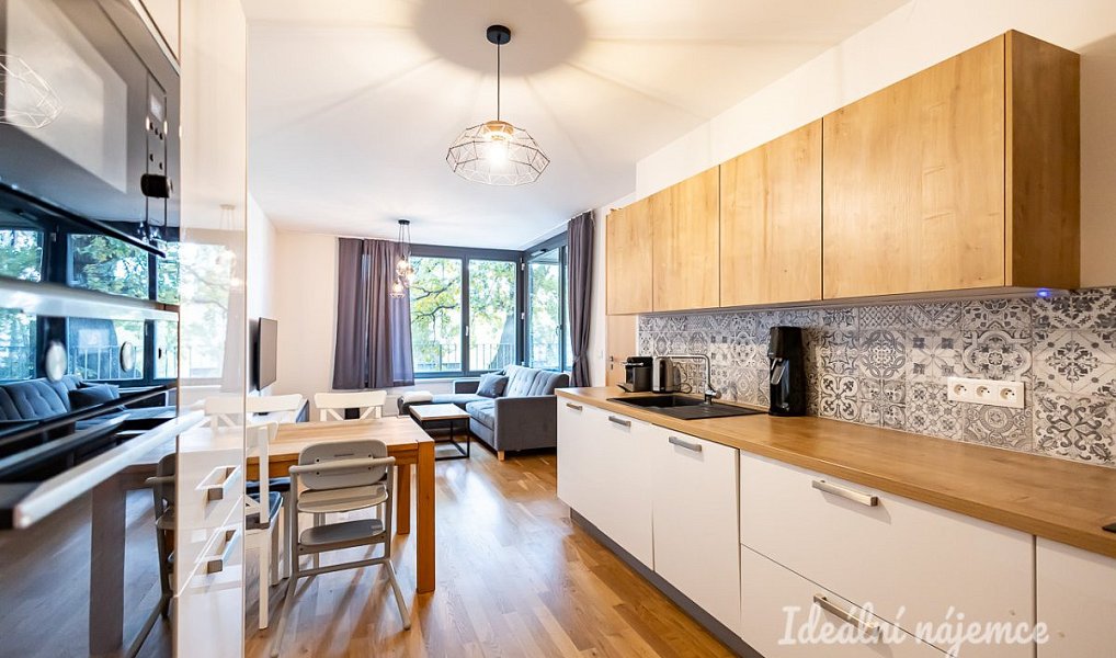 Pronájem bytu 2+kk, 50 m², Praha