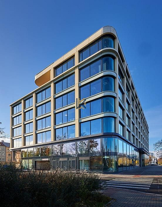 Pronájem kanceláře 1 418 m²