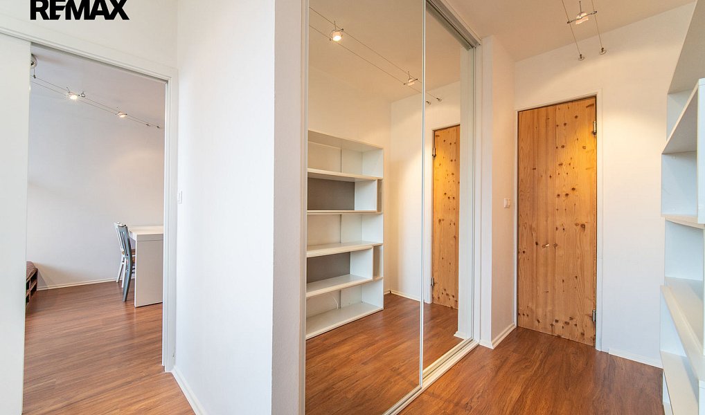 Pronájem bytu 2+kk 46 m², Praha – náhled fotky 9