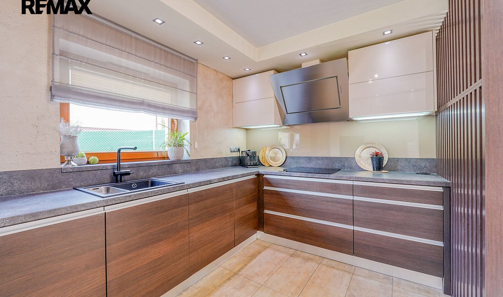 Prodej domu 200 m² s pozemkem 1 161 m², Plzeň – náhled fotky 3